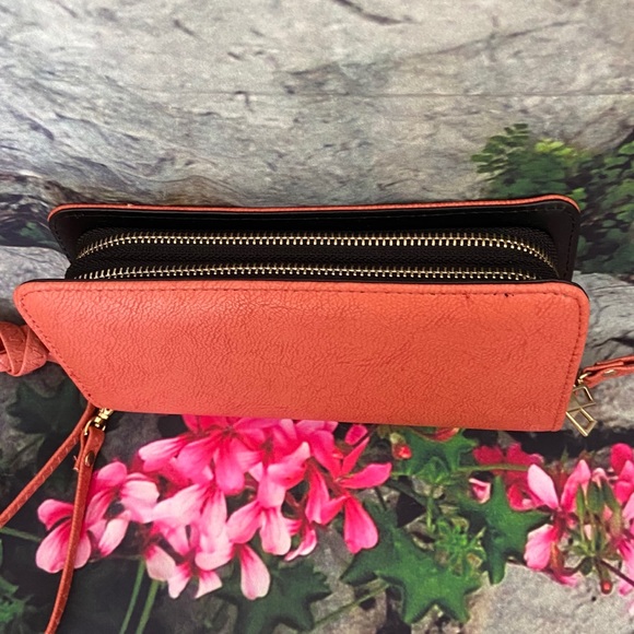 Maurice’s Pocket Book - Picture 5 of 8